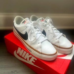 WOMENS NIKE COURT LEGACY